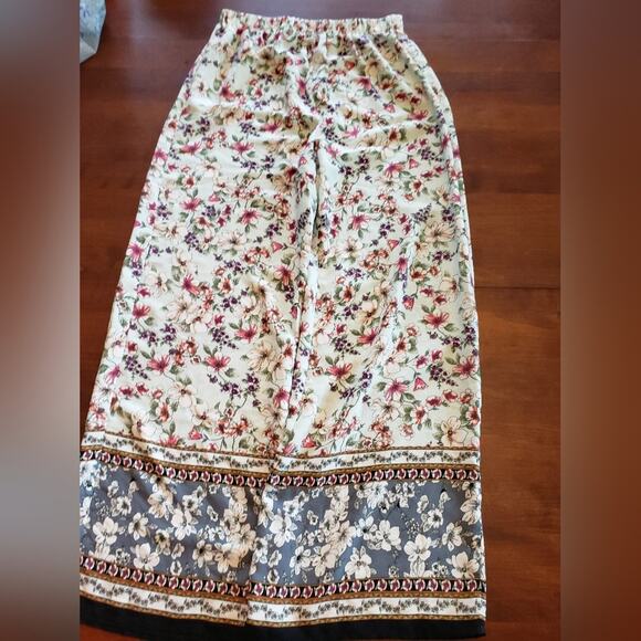 MIAMI M beige green purple red and black floral design with a blue border at hem - Picture 2 of 5